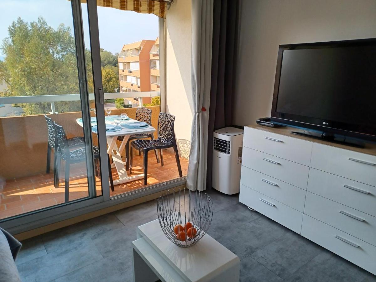 Appart Cosy En Bord De Mer - Port Santia Lucia St Raphael Сен-Рафаэль Экстерьер фото