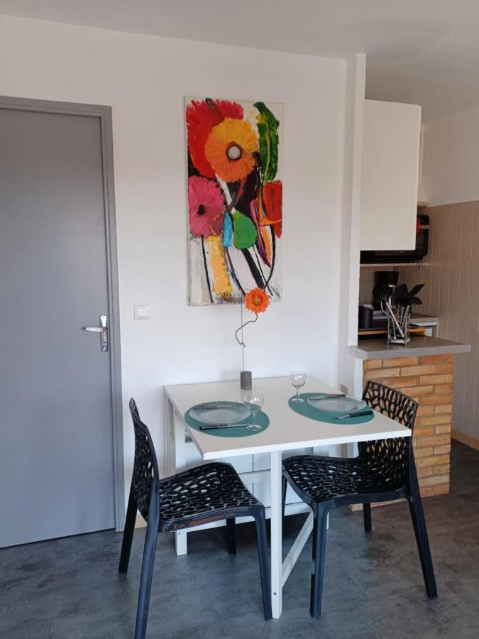 Appart Cosy En Bord De Mer - Port Santia Lucia St Raphael Сен-Рафаэль Экстерьер фото
